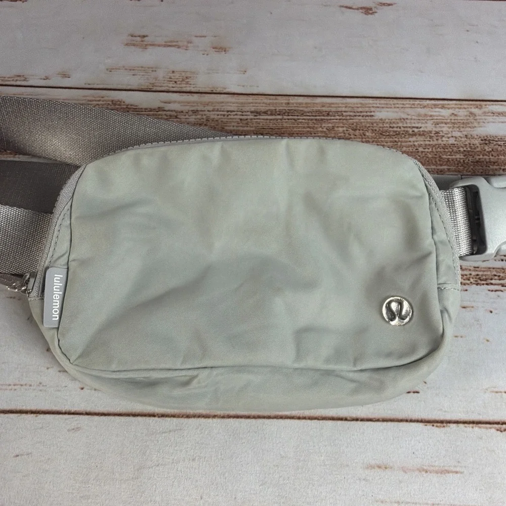 Lululemon Everywhere Belt Bag Gray Waist Pack Crossbody